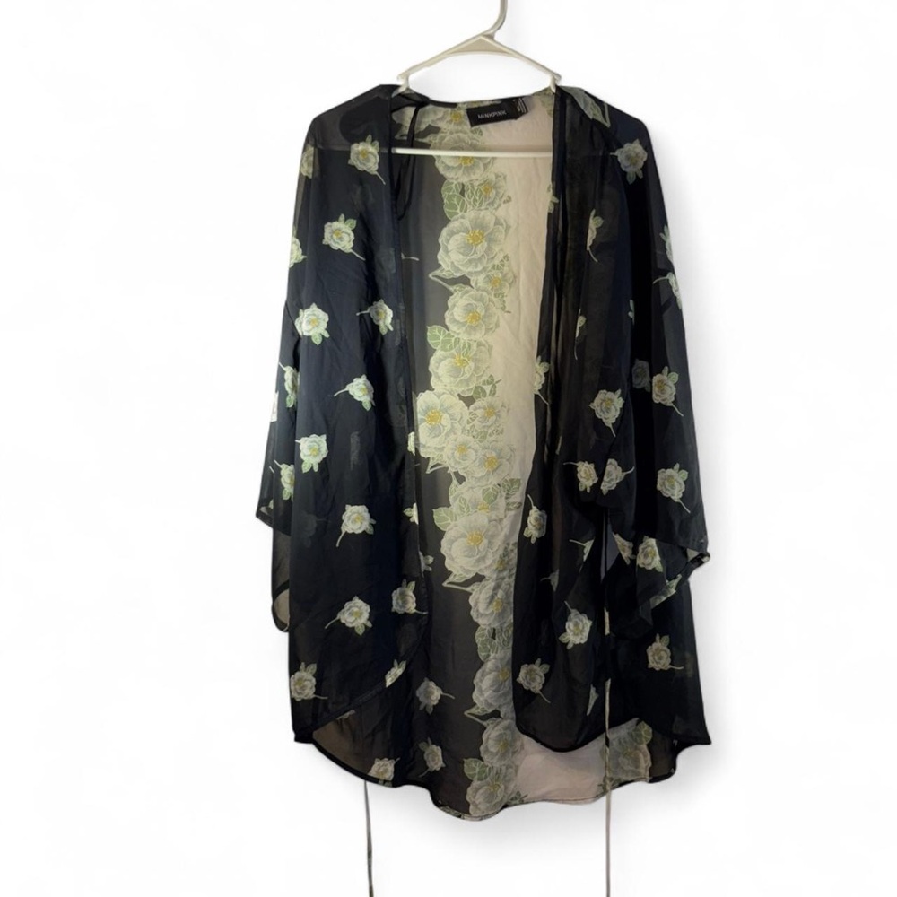MINKPINK black and White Floral kimono